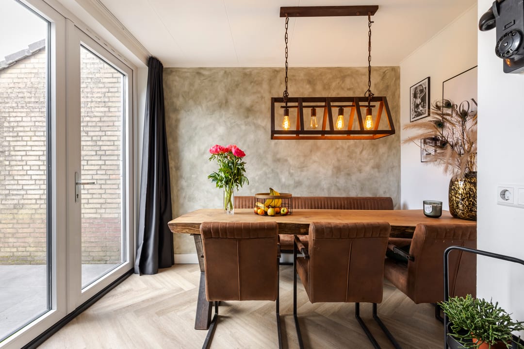 Photo 11 of van Brederodestraat 38