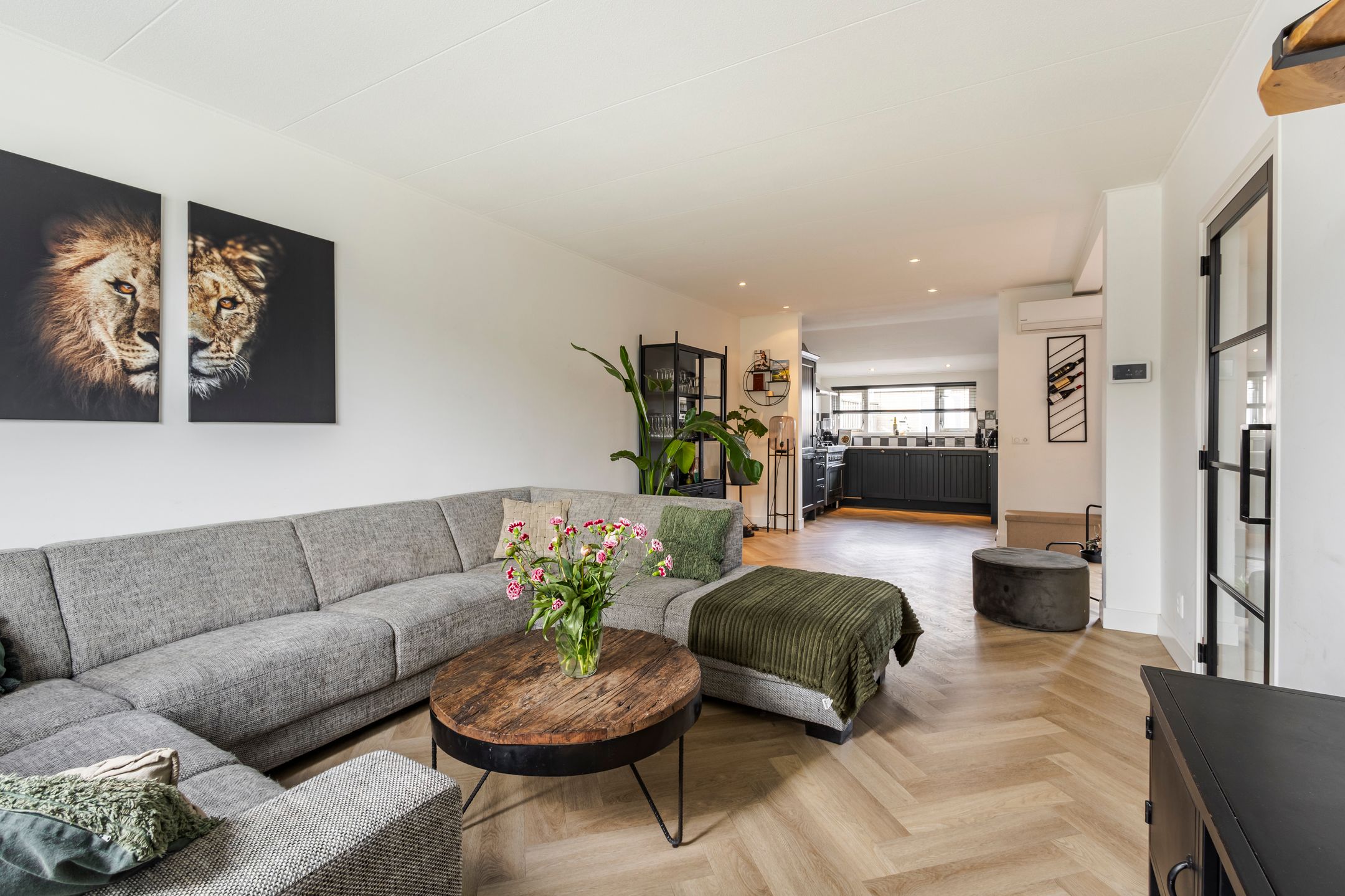 Photo 9 of van Brederodestraat 38