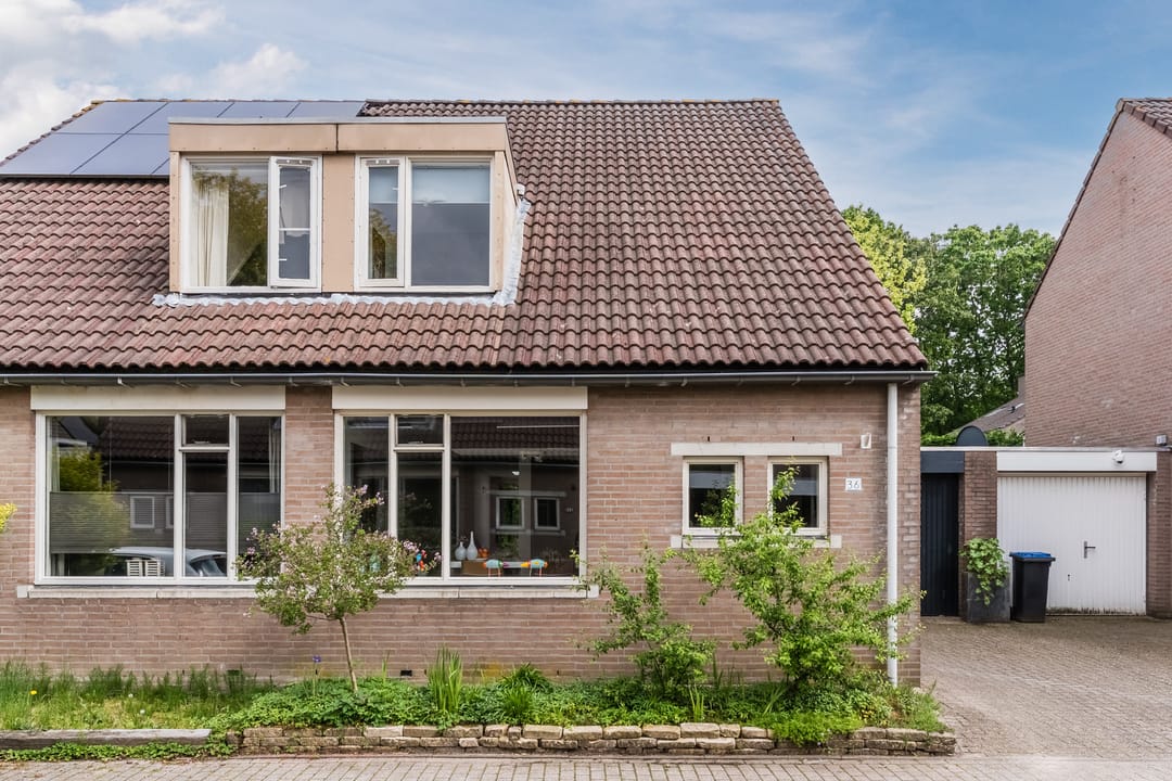 Photo 47 of Roerstraat 36