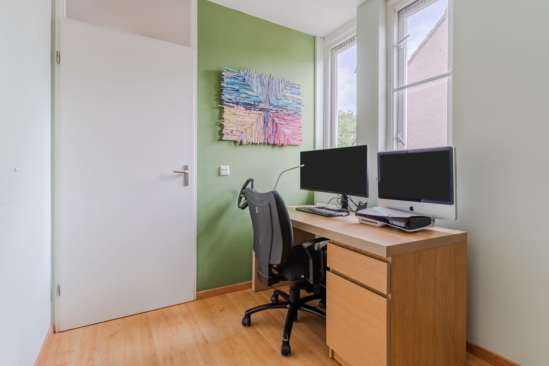 Photo 32 of Roerstraat 36