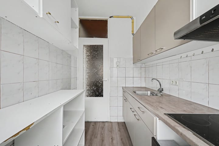 Tussenwoning te koop: Betje Wolffstraat 11, Dordrecht