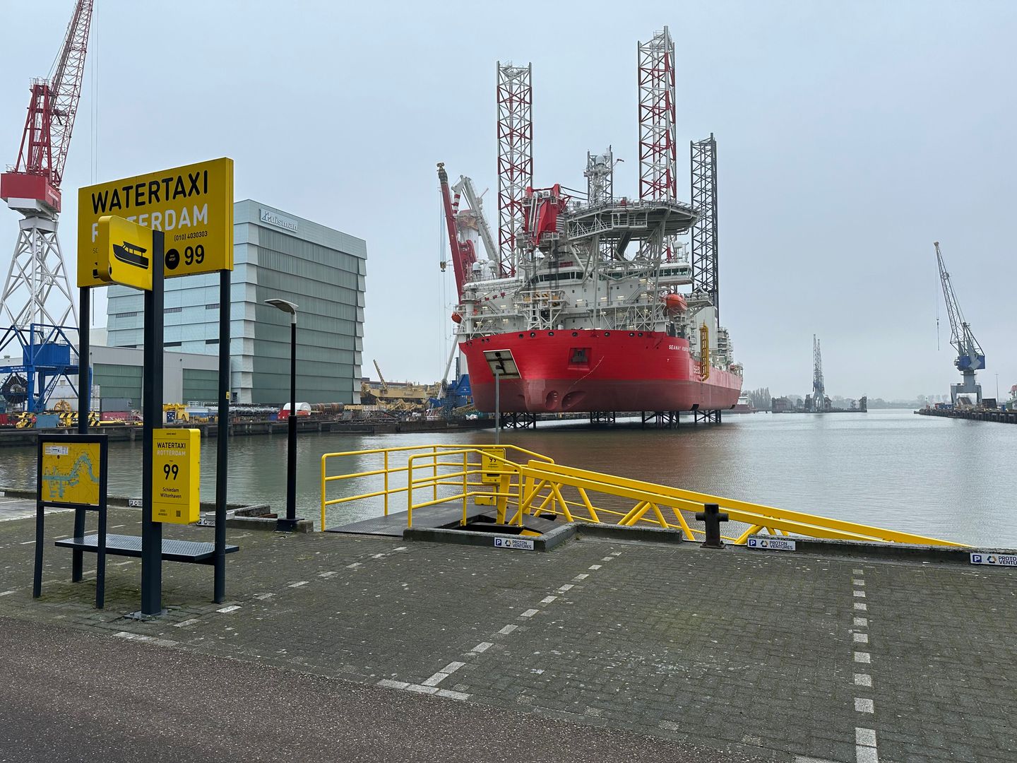 Bekijk foto 3 van Karel Doormanweg 7-9