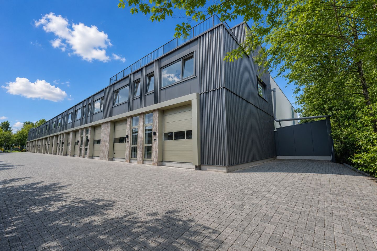 Bekijk foto 1 van Industriekade 36