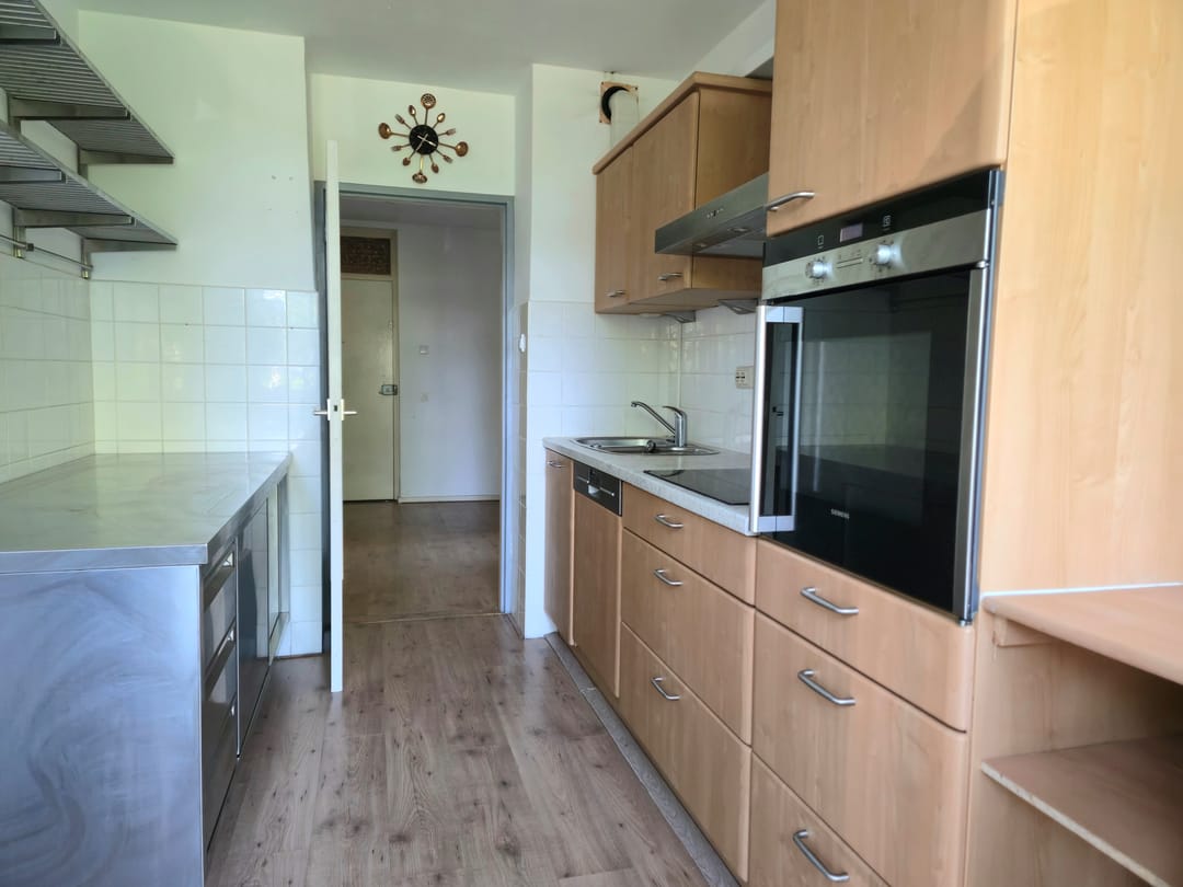 Spacious 3-Room Apartment with Two Balconies in Green Arnhem Neighborhood — 7