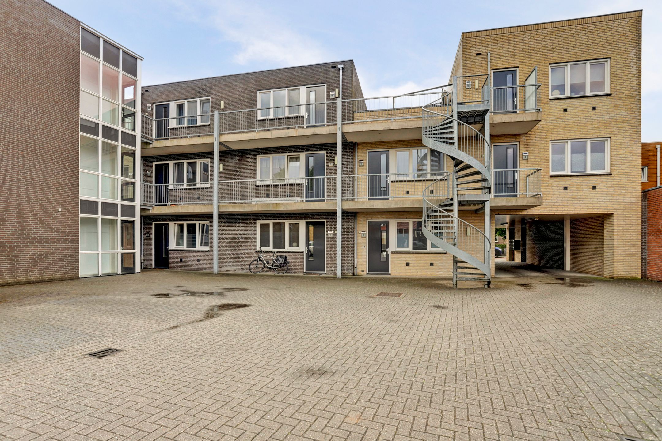 Foto 6 van Rijssensestraat 121-01