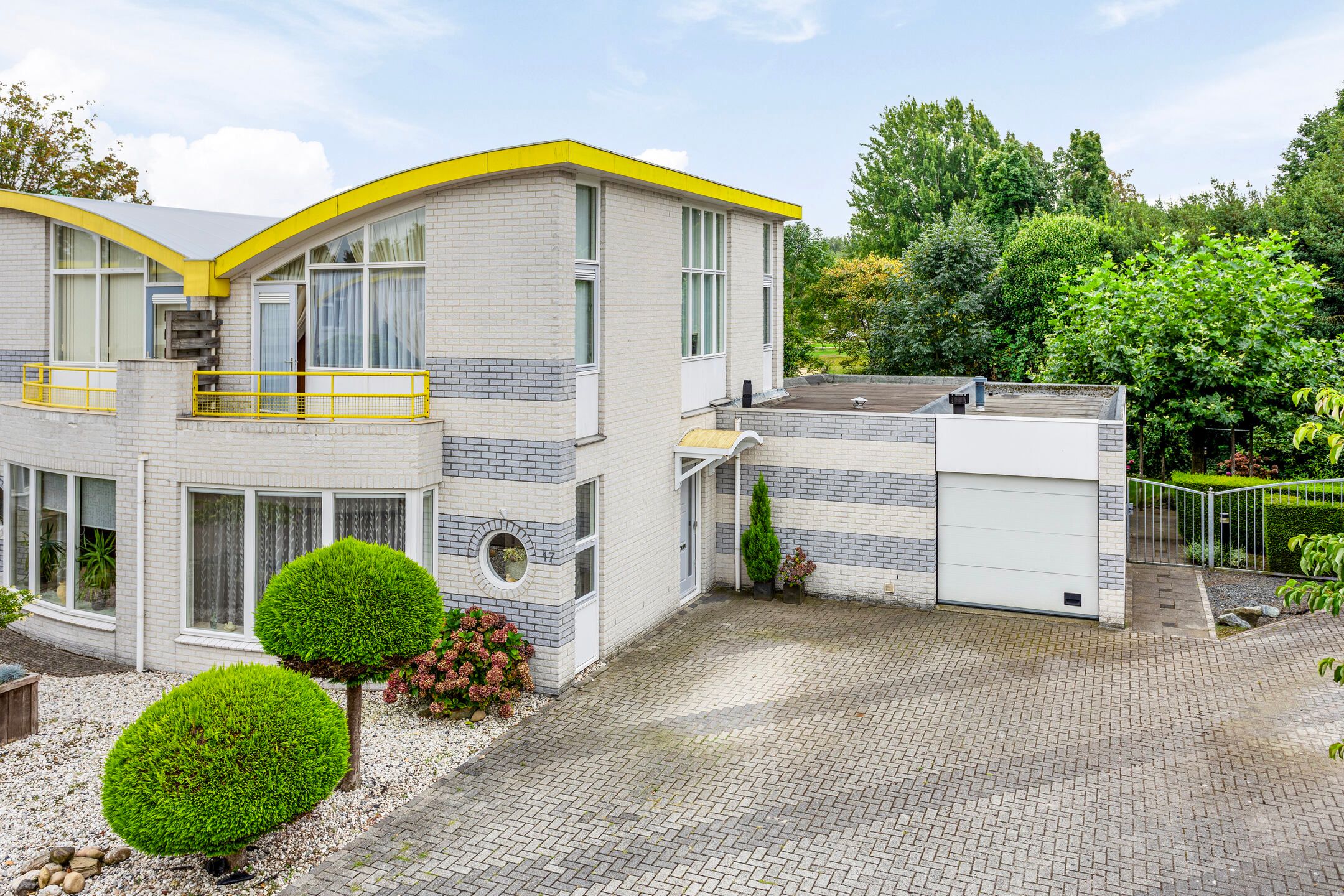 3-bedroom freehold villa in Oss — photo 1 of 5