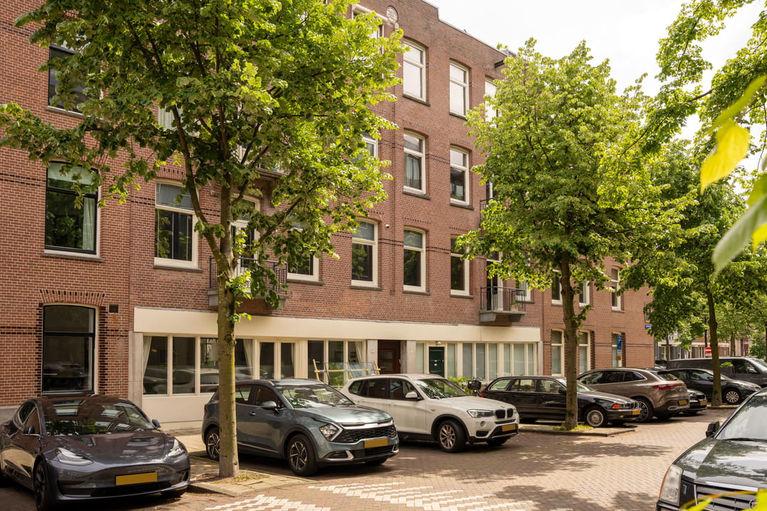 Stylishly Renovated Apartment with Boutique Hotel Vibe in Amsterdam Oud-Zuid — 28
