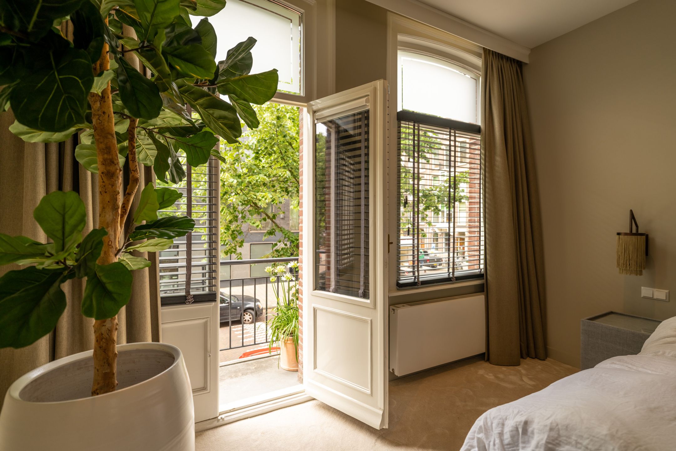 Stylishly Renovated Apartment with Boutique Hotel Vibe in Amsterdam Oud-Zuid — 24