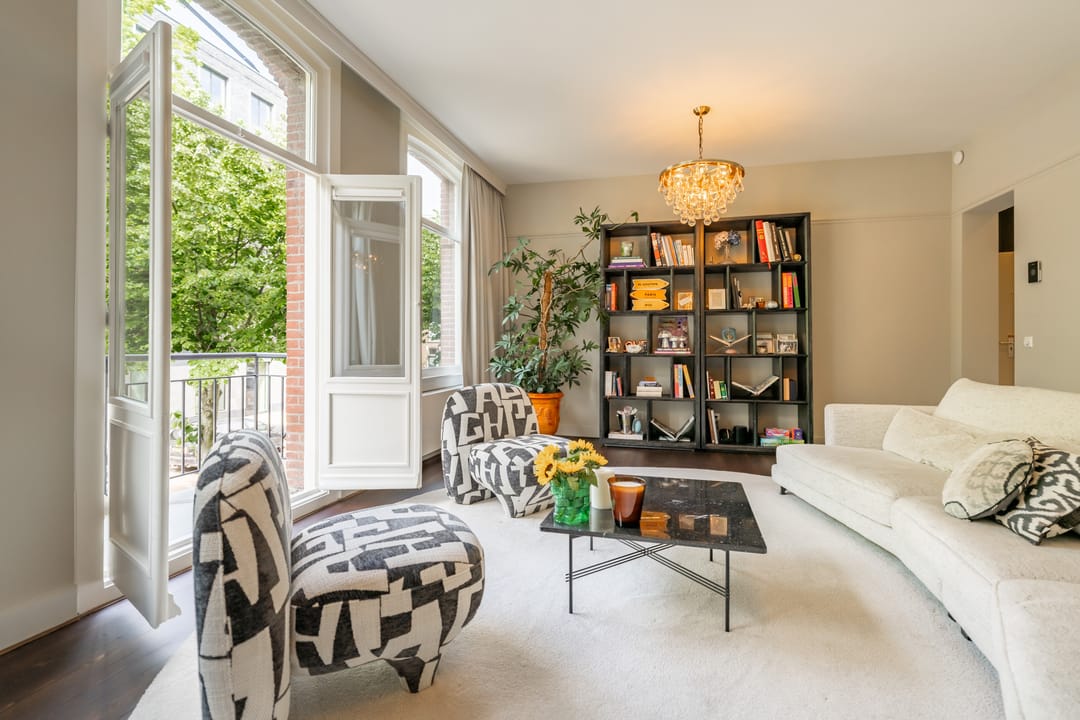 Stylishly Renovated Apartment with Boutique Hotel Vibe in Amsterdam Oud-Zuid — 7