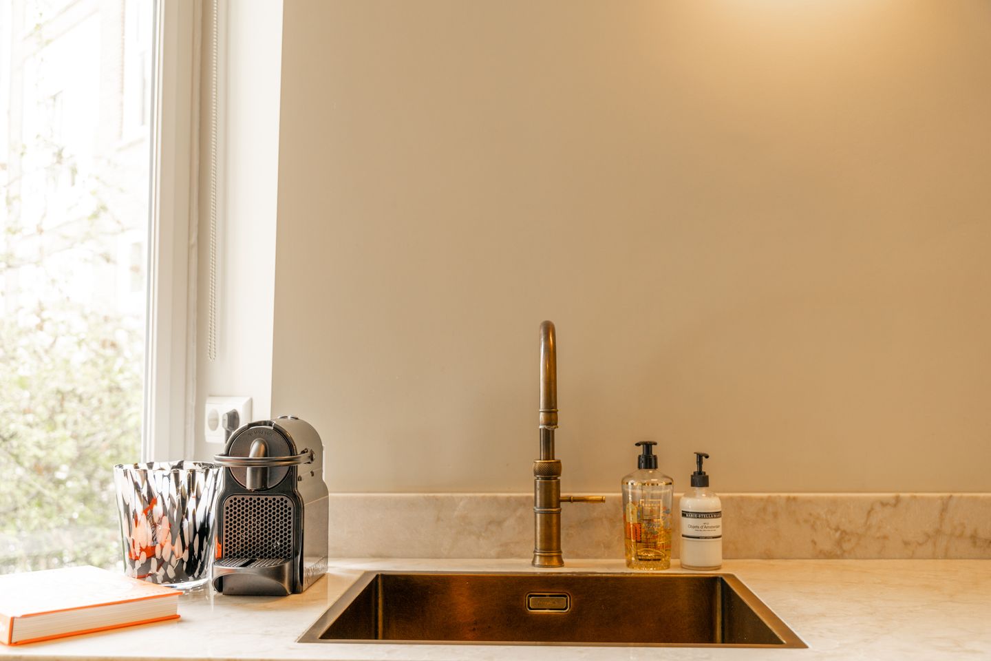Stylishly Renovated Apartment with Boutique Hotel Vibe in Amsterdam Oud-Zuid — 10