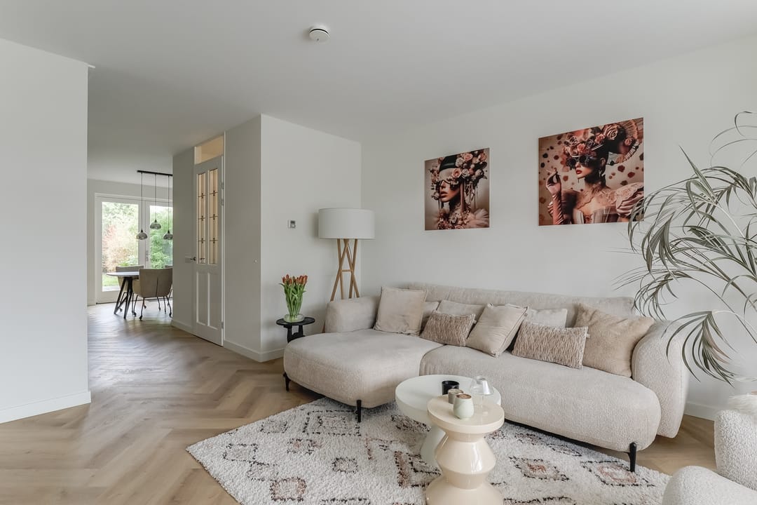 Luxury finished detached bay window home in Niedorp center — 22