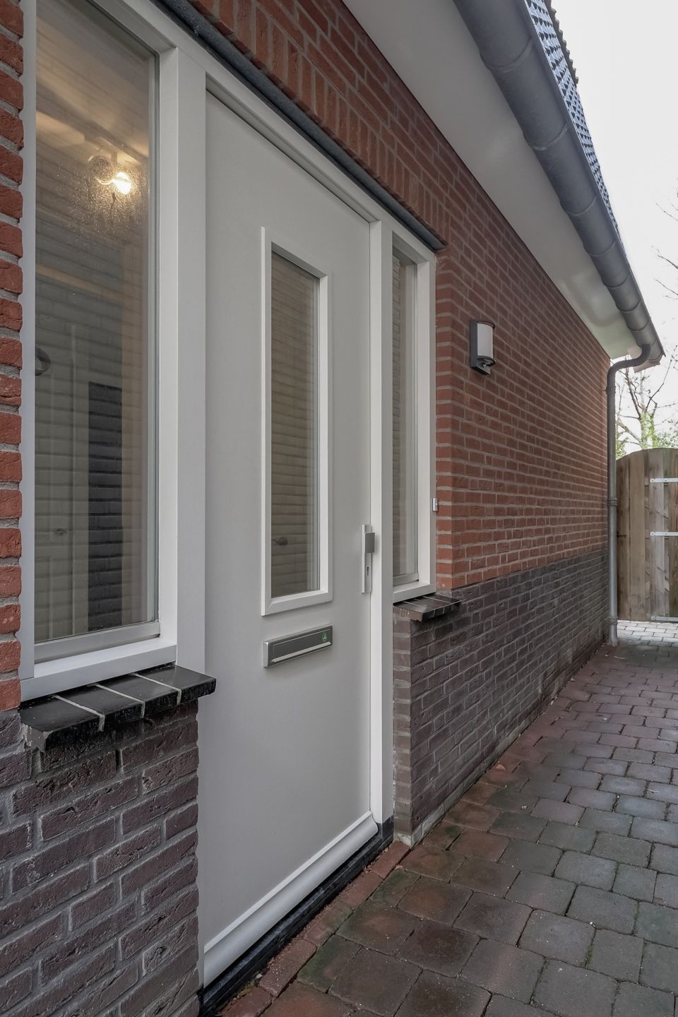 Luxury finished detached bay window home in Niedorp center — 17