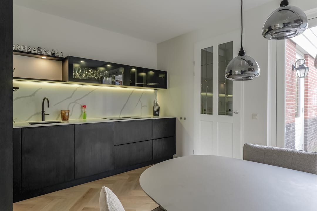 Luxury finished detached bay window home in Niedorp center — 26