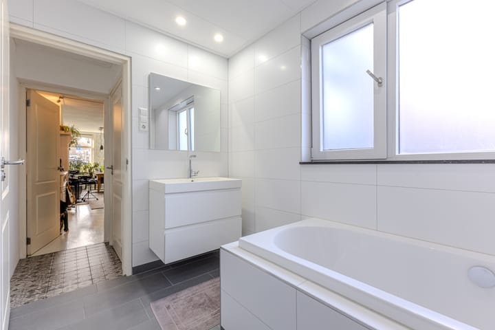 Tussenwoning te koop: Lindenlaan 76, Alkmaar