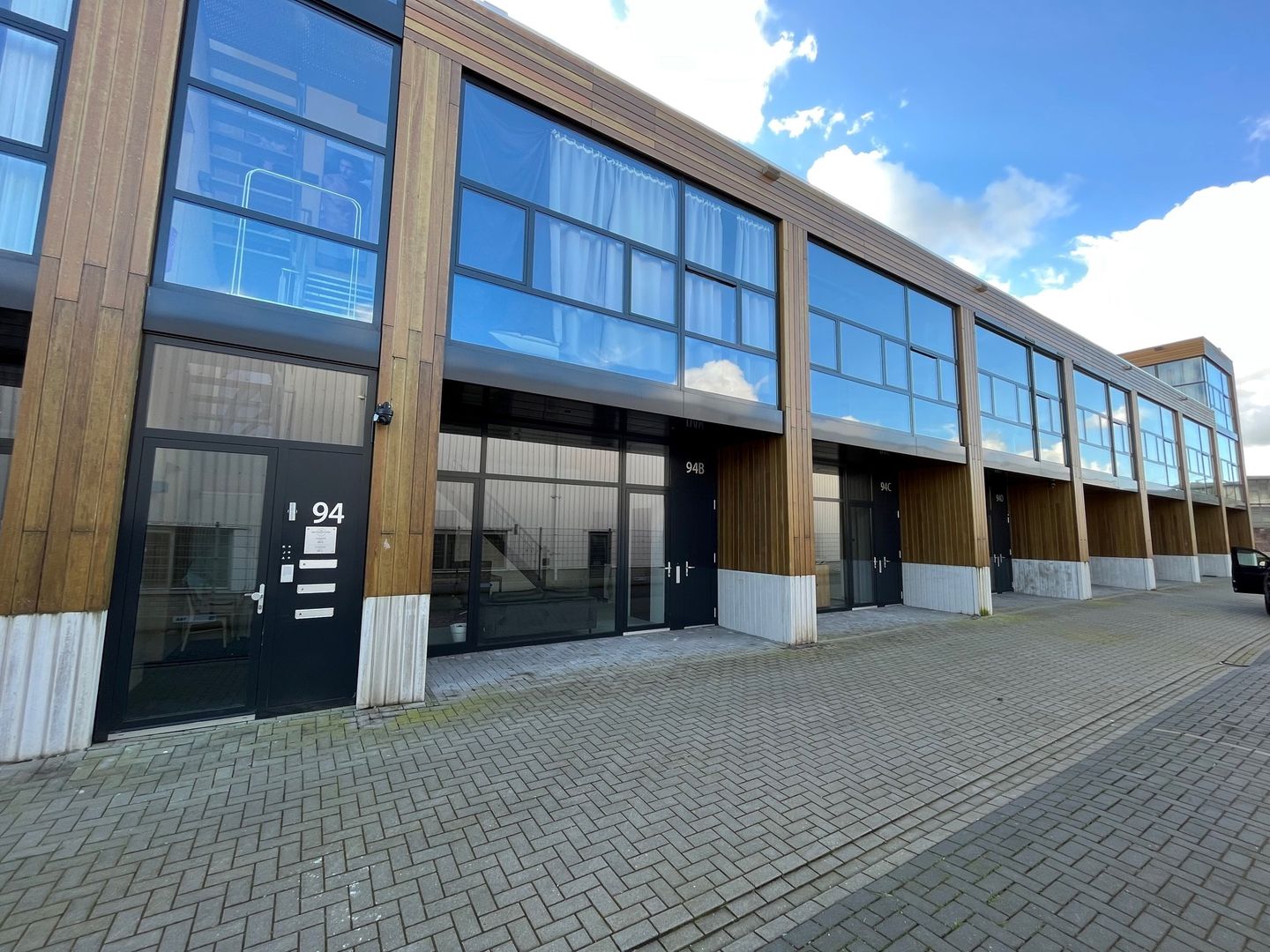 View photo 3 of Weesperstraat 94-B