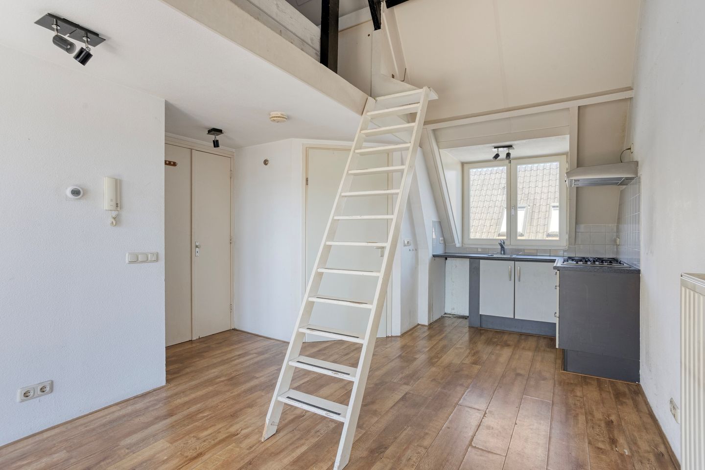 Foto 4 van Leliestraat 4-B