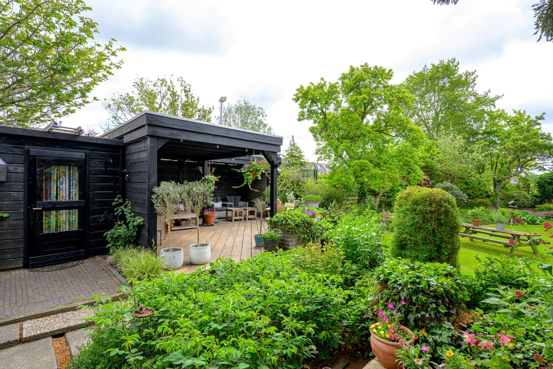 Detached Bungalow with Countryside Views and Home Office Potential — 28