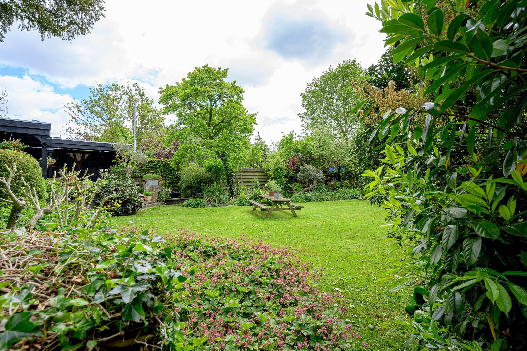 Detached Bungalow with Countryside Views and Home Office Potential — 15
