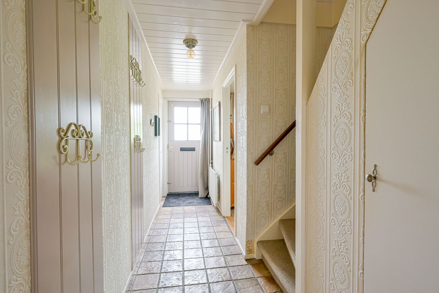 Detached Bungalow with Countryside Views and Home Office Potential — 34