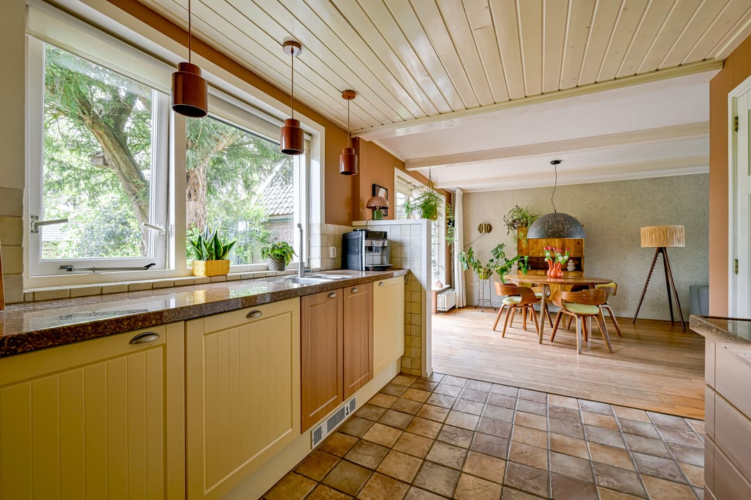 Detached Bungalow with Countryside Views and Home Office Potential — 11