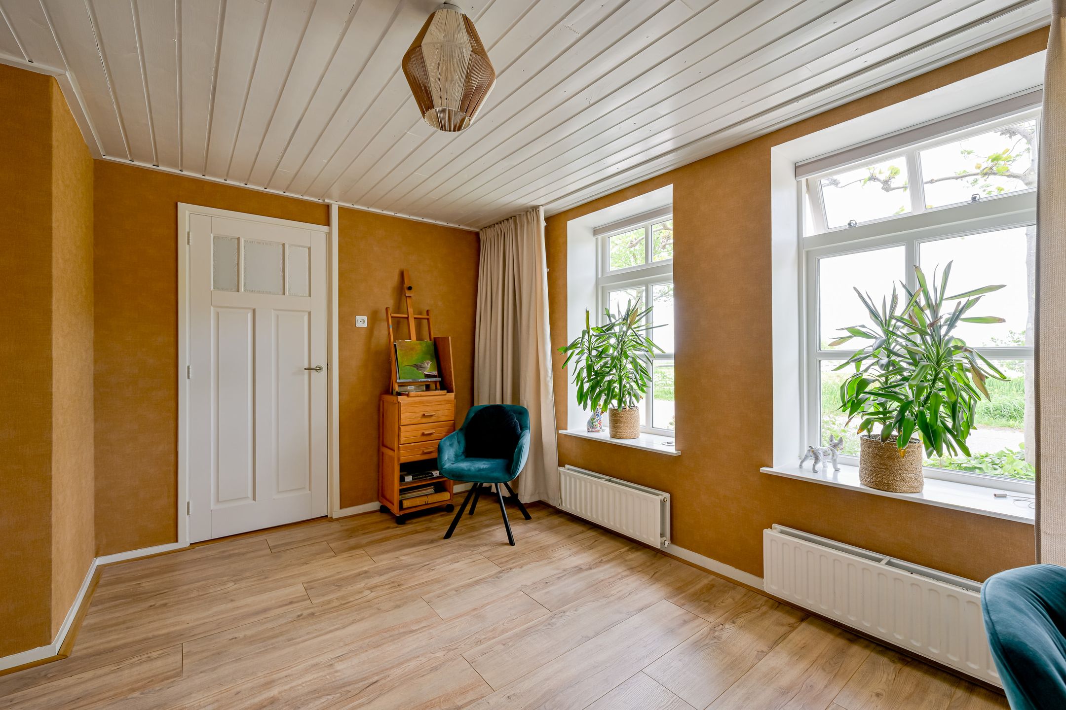 Detached Bungalow with Countryside Views and Home Office Potential — 33