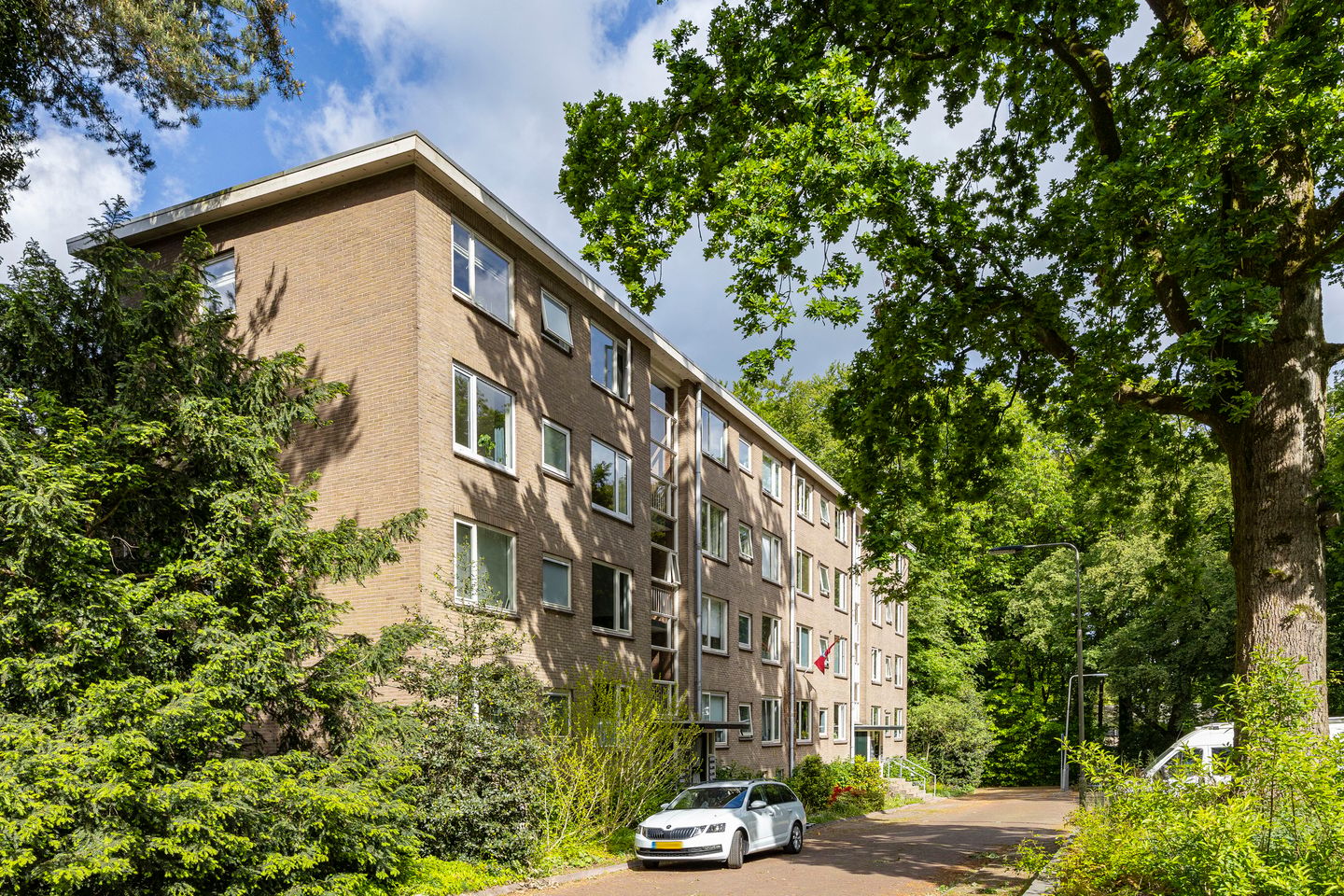 Photo 5 of Berliozstraat 1-3