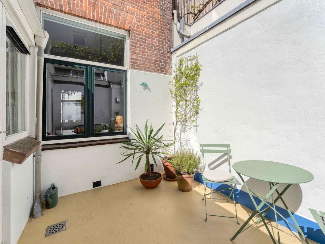 Well-Maintained Terraced Home with City Garden in Lombok — 22