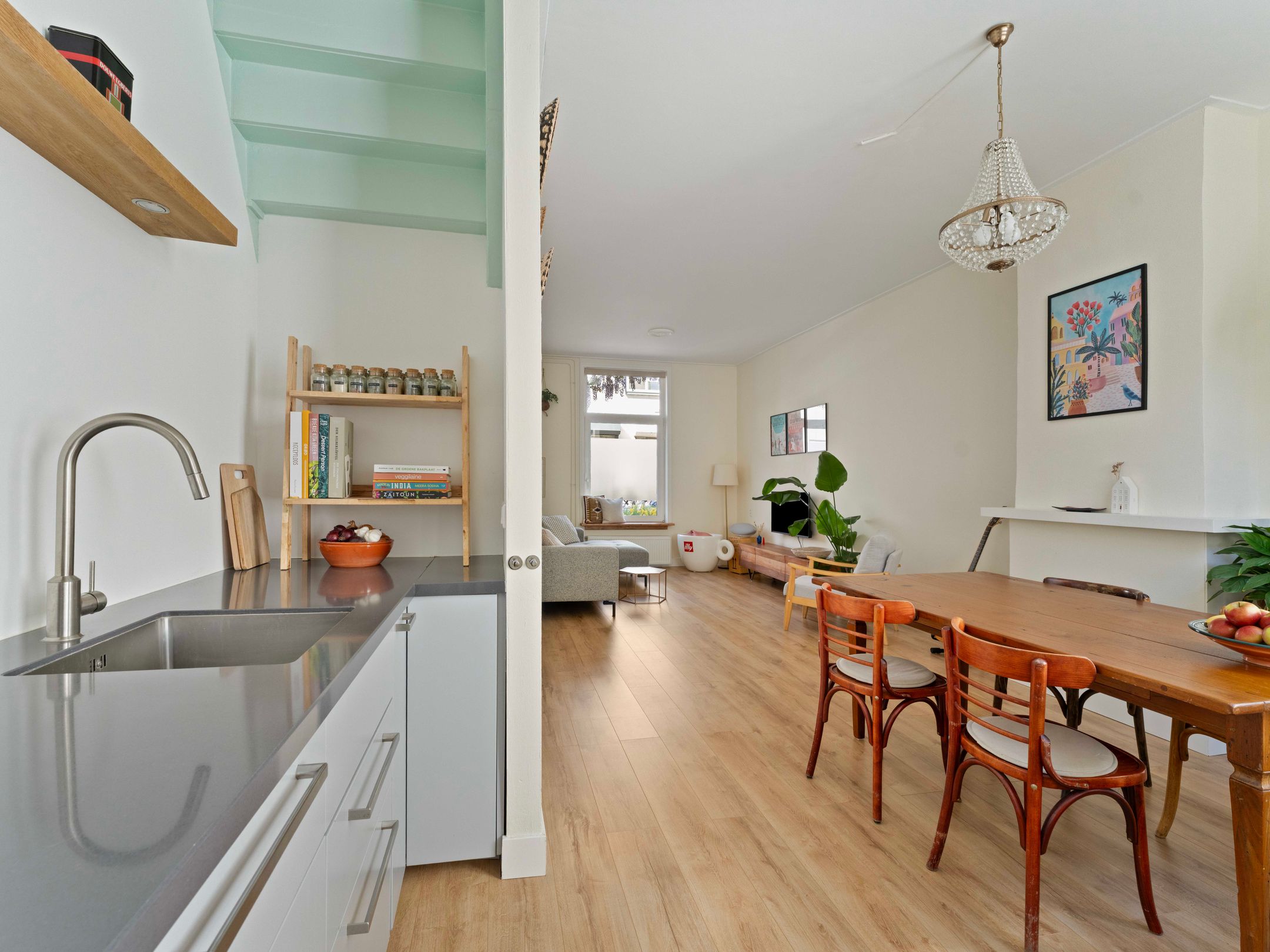 Well-Maintained Terraced Home with City Garden in Lombok — 15