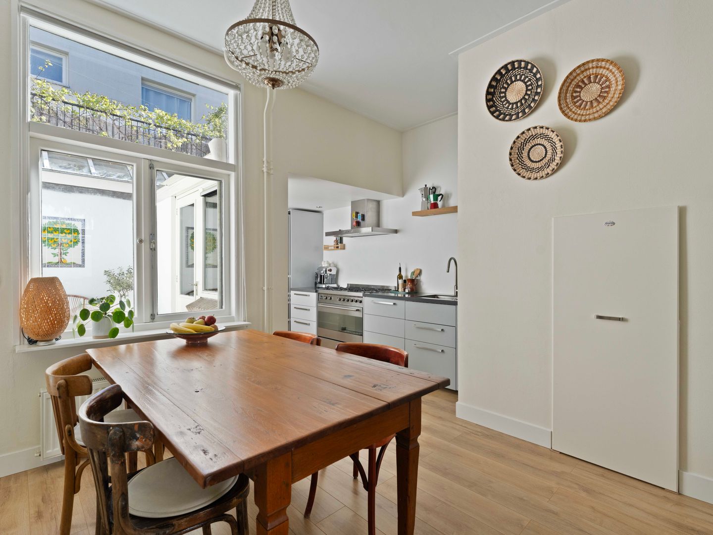Well-Maintained Terraced Home with City Garden in Lombok — 10
