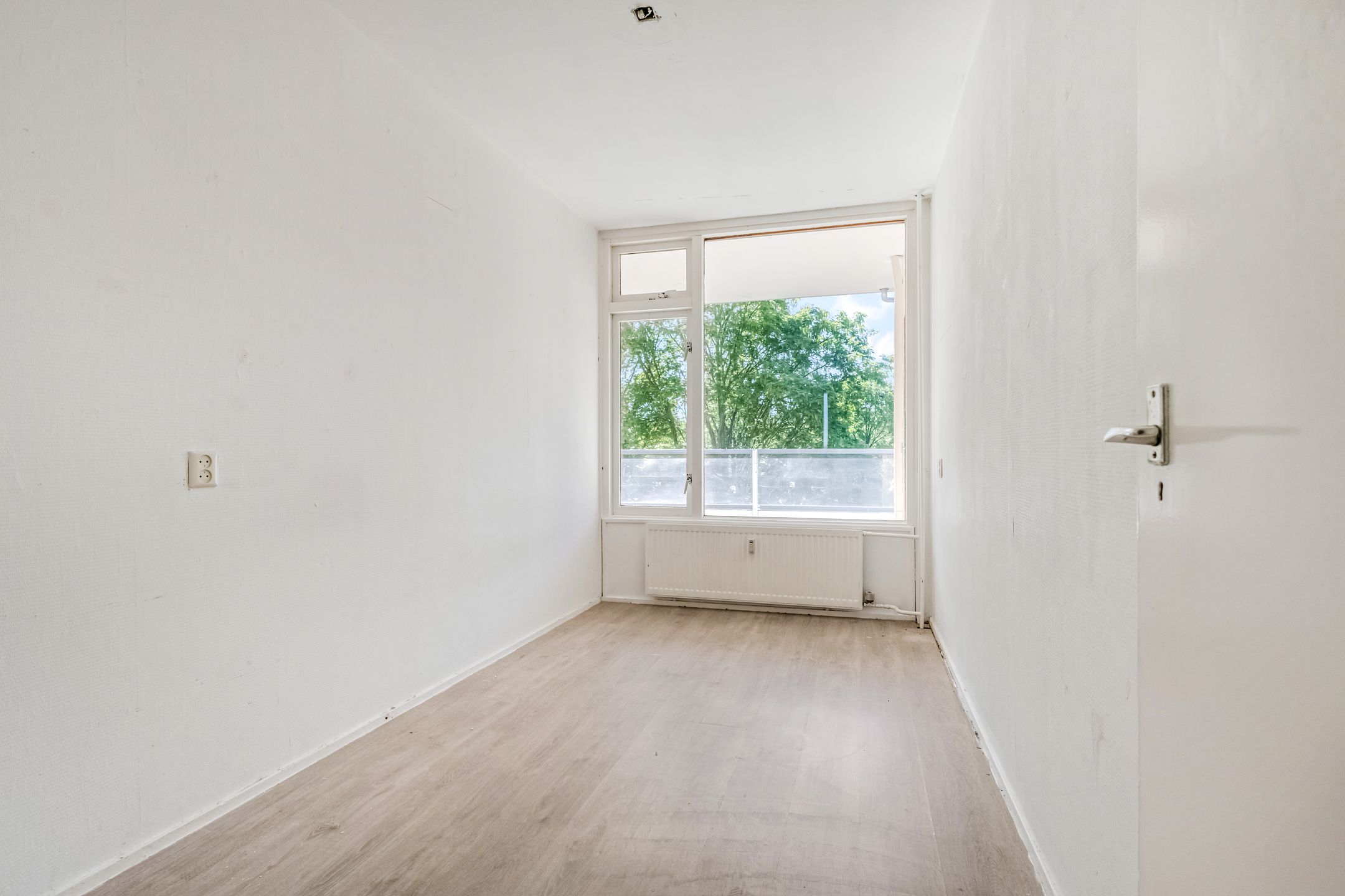 Photo 12 of Van der Hagenstraat 547