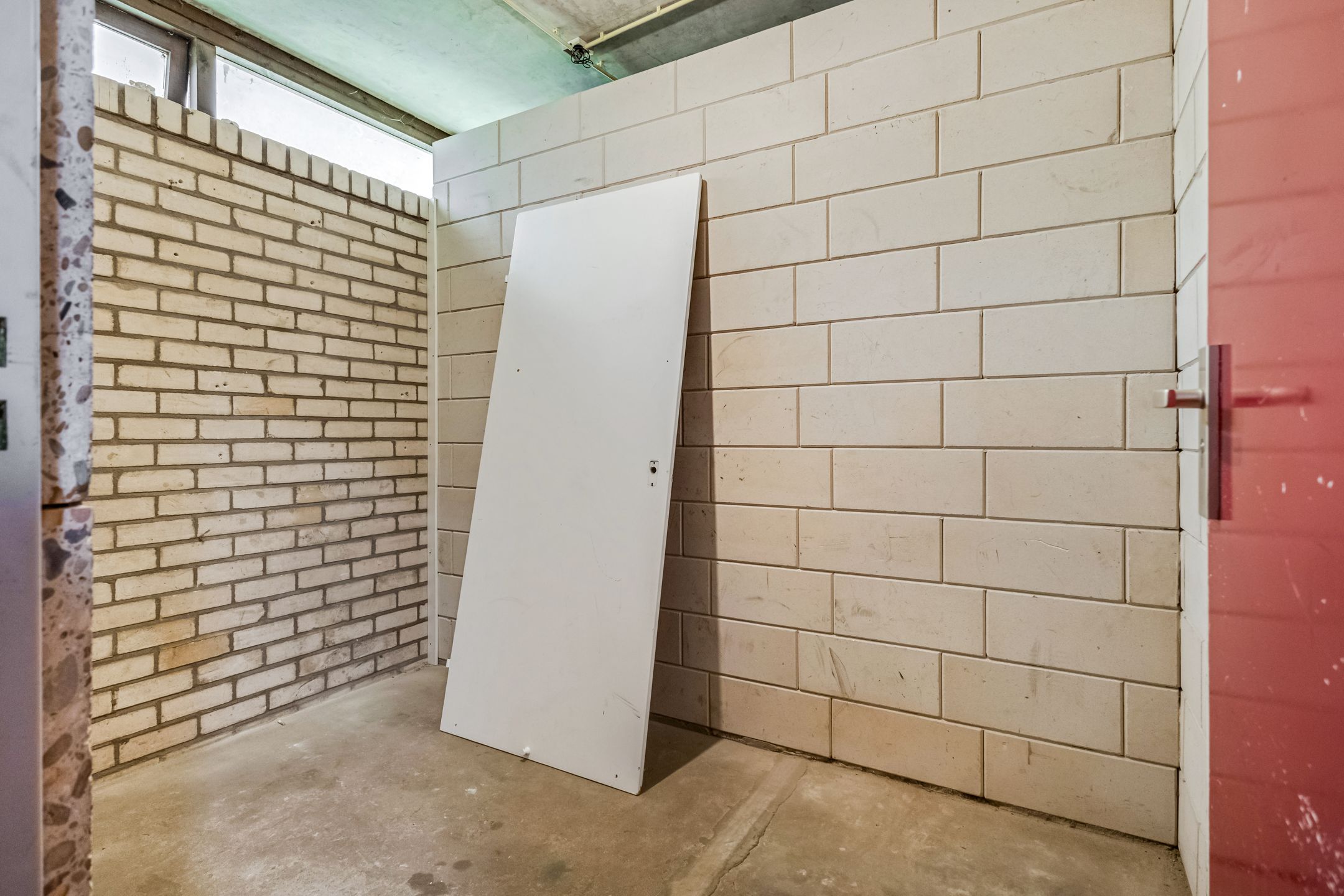 Photo 30 of Van der Hagenstraat 547