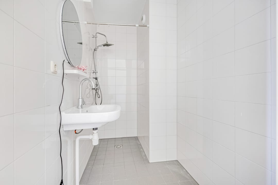 Photo 16 of Van der Hagenstraat 547