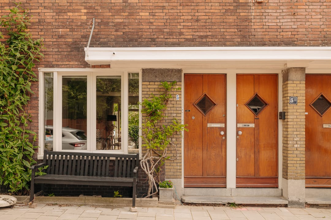 Photo 2 of Ptolemaeusstraat 5-H