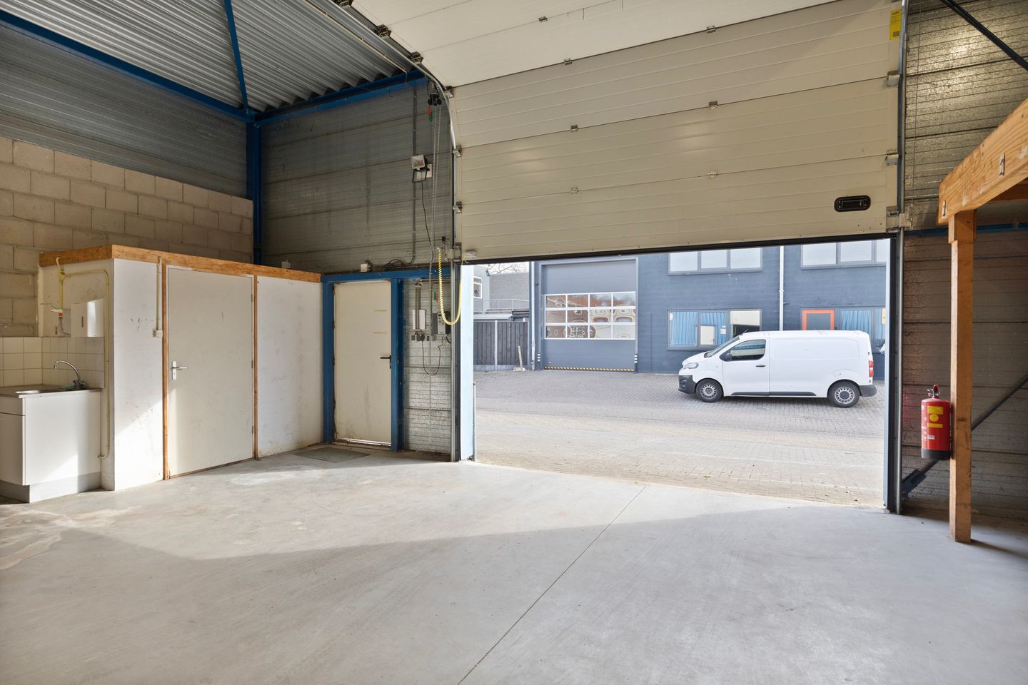 View photo 3 of Industriestraat 15-C