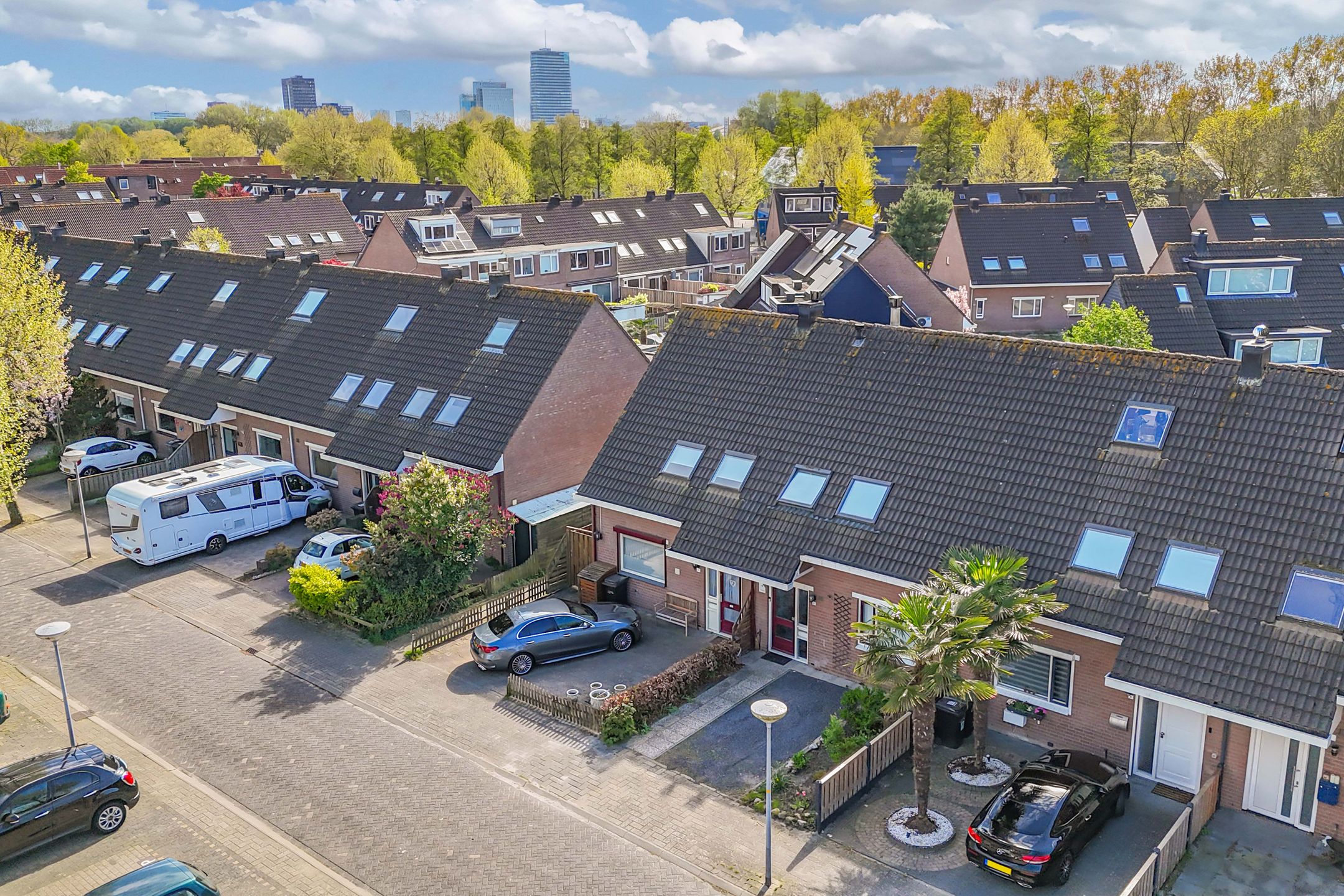 Spacious Family Home with Sunny Southwest Garden in Waterwijk — 30