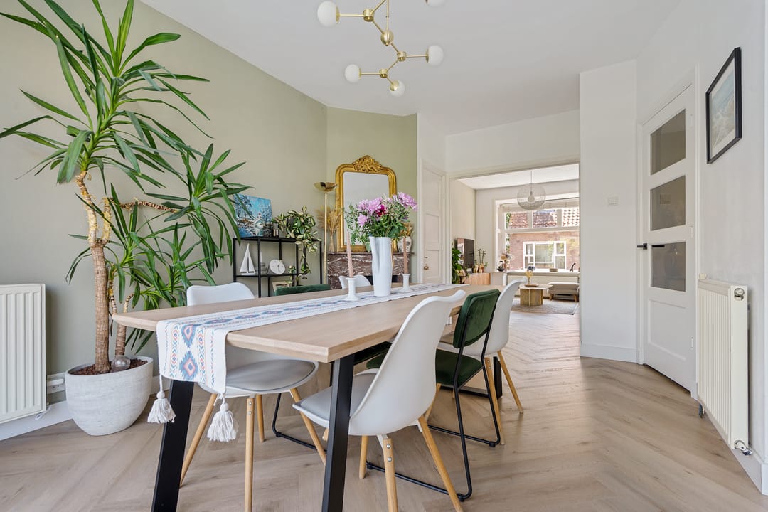 Charming 1930s Duplex Apartment with Private Entrance and Rooftop Terrace — 26