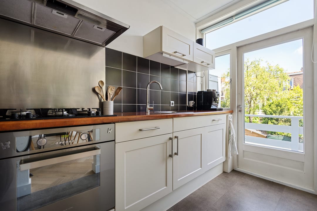 Charming 1930s Duplex Apartment with Private Entrance and Rooftop Terrace — 22