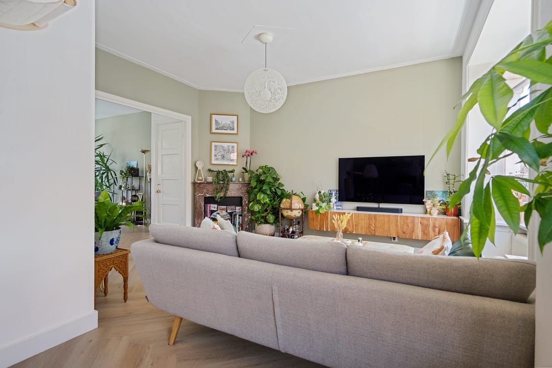 Charming 1930s Duplex Apartment with Private Entrance and Rooftop Terrace — 8