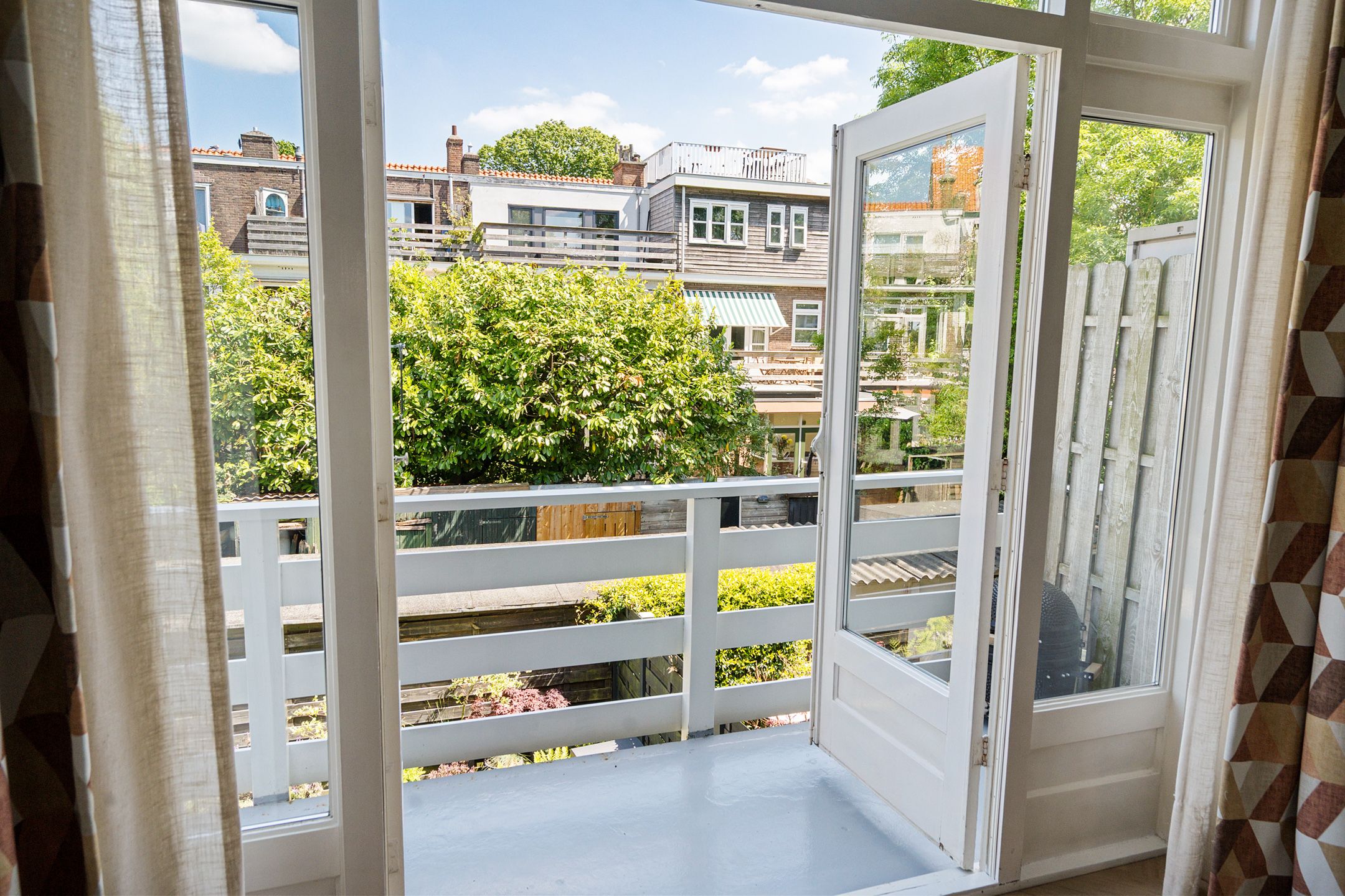 Charming 1930s Duplex Apartment with Private Entrance and Rooftop Terrace — 24