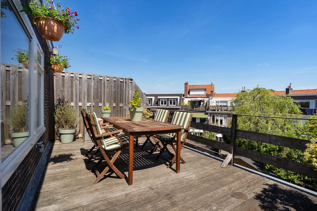 Charming 1930s Duplex Apartment with Private Entrance and Rooftop Terrace — 41