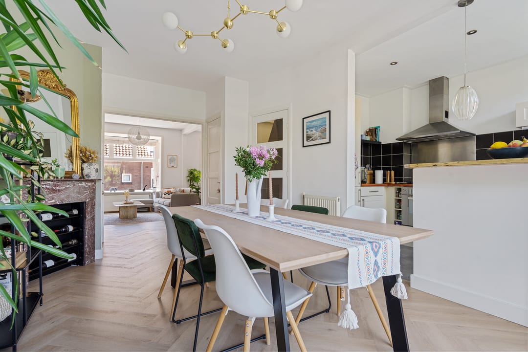 Charming 1930s Duplex Apartment with Private Entrance and Rooftop Terrace — 17