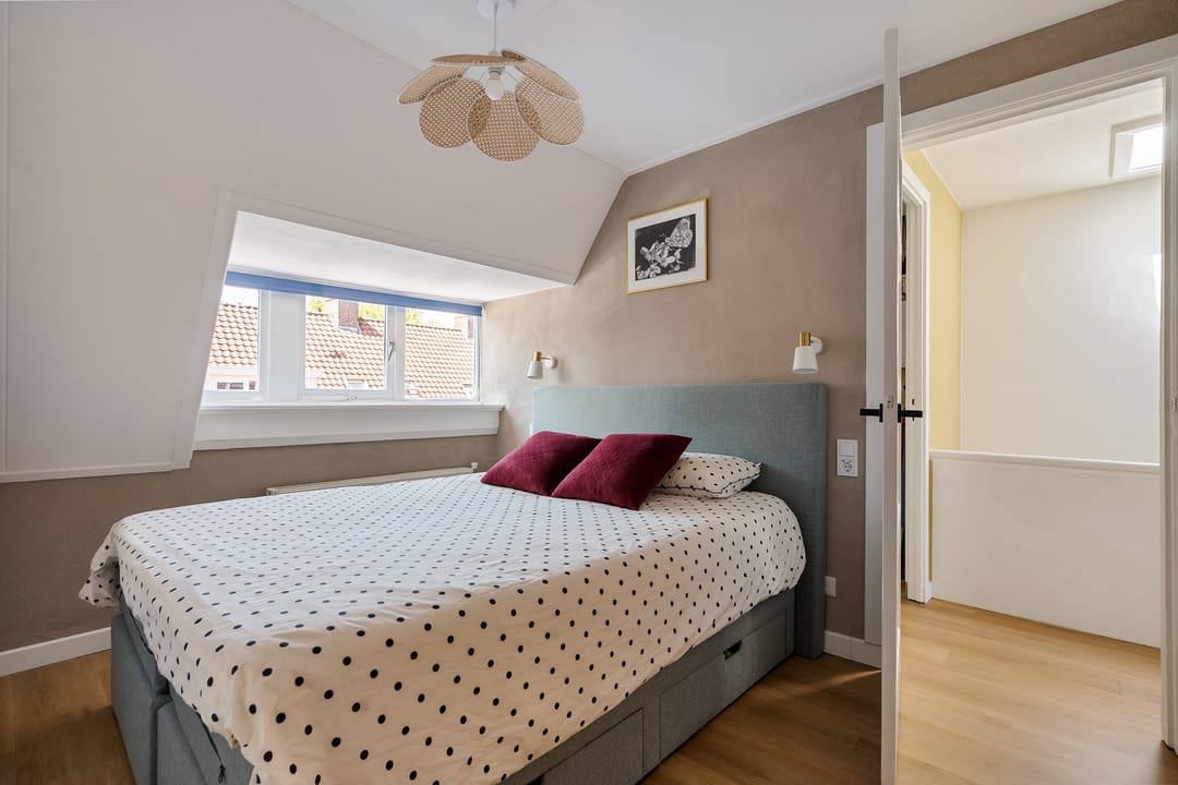 Charming 1930s Duplex Apartment with Private Entrance and Rooftop Terrace — 31
