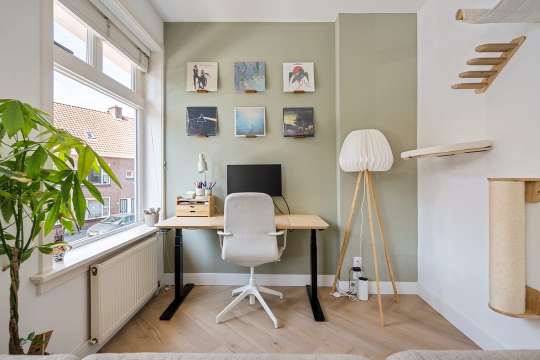 Charming 1930s Duplex Apartment with Private Entrance and Rooftop Terrace — 7