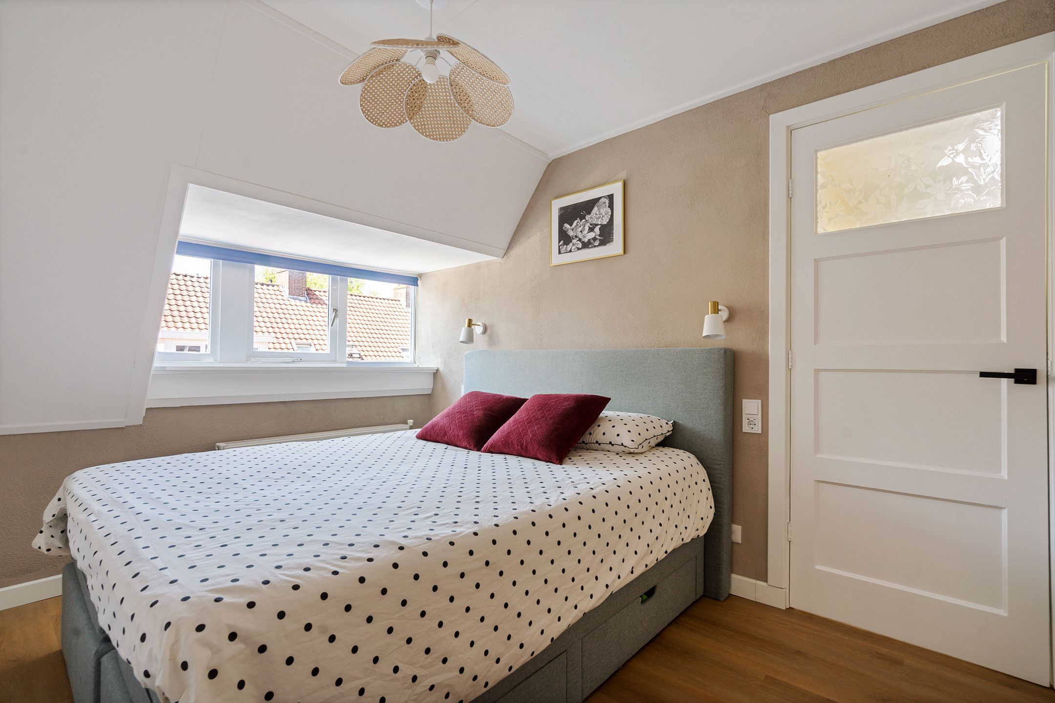 Charming 1930s Duplex Apartment with Private Entrance and Rooftop Terrace — 30