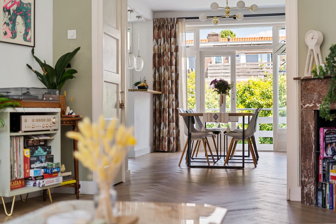 Charming 1930s Duplex Apartment with Private Entrance and Rooftop Terrace — 13