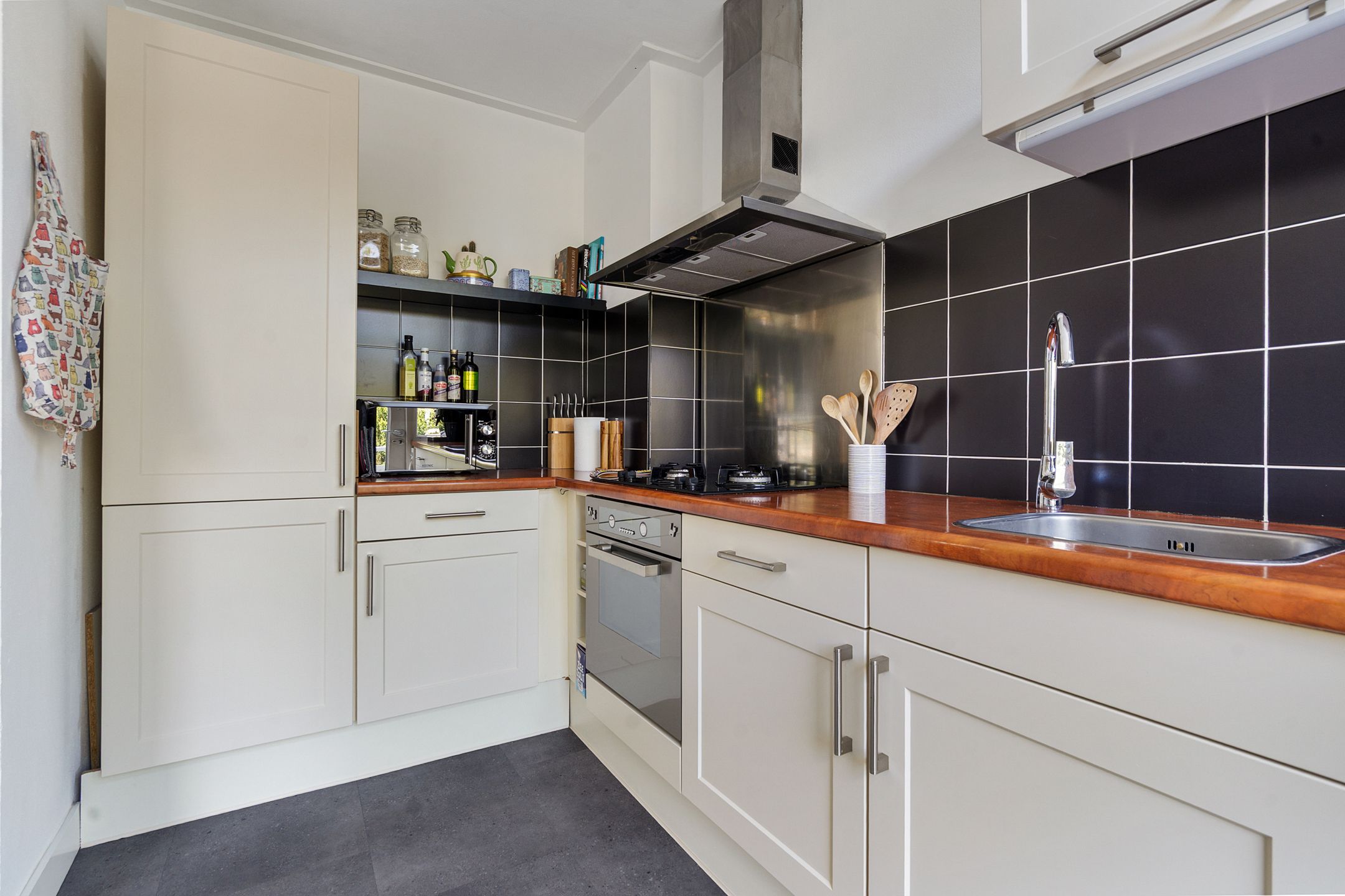 Charming 1930s Duplex Apartment with Private Entrance and Rooftop Terrace — 21