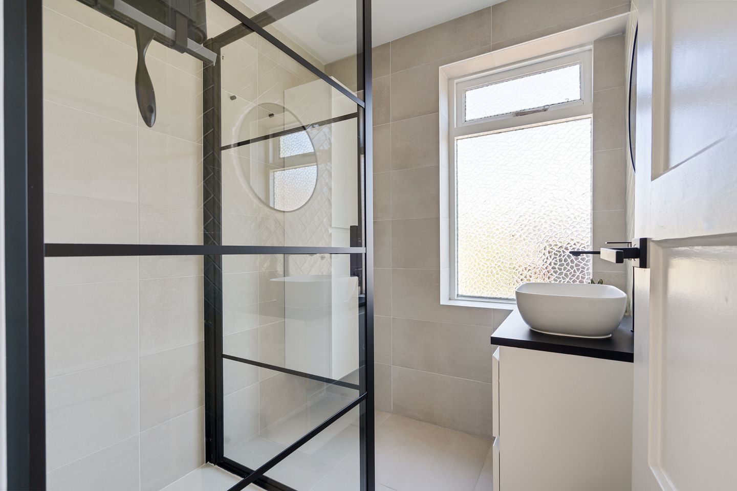 Charming 1930s Duplex Apartment with Private Entrance and Rooftop Terrace — 34