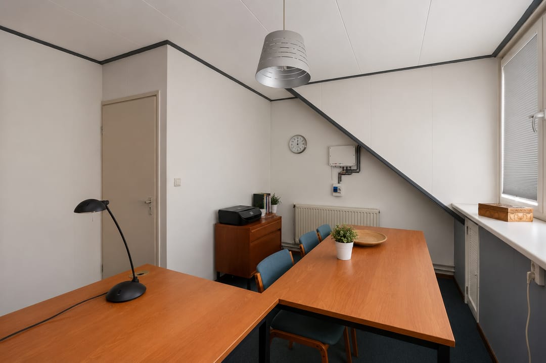 Spacious Family Home with Garage and Sunny Garden in Vijfhuizen — 28