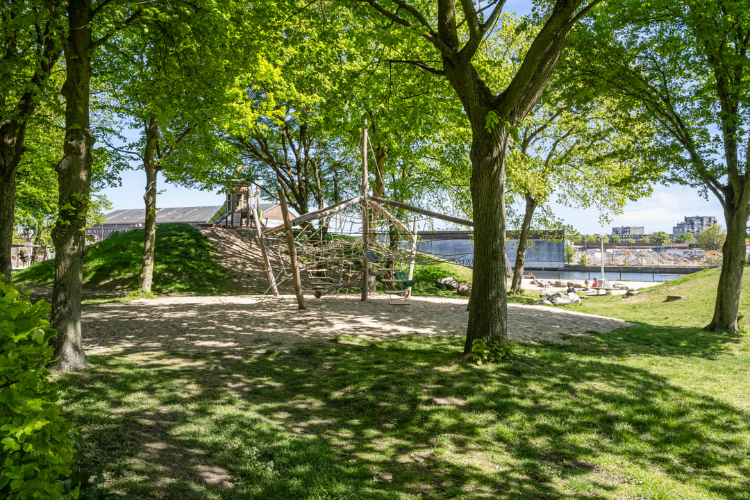Photo 38 of Bloys van Treslongstraat 50-H