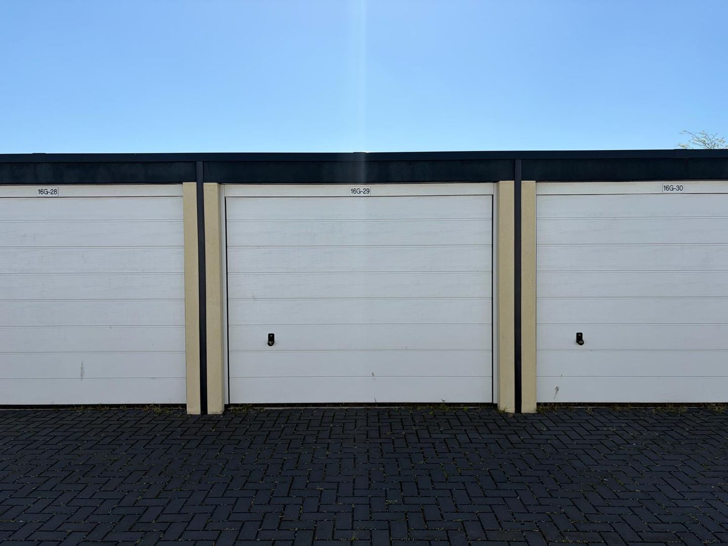 View photo 2 of Lelyweg 16 G029